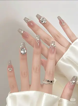 ネイル 長さ出し専門 パーツのネイルデザイン