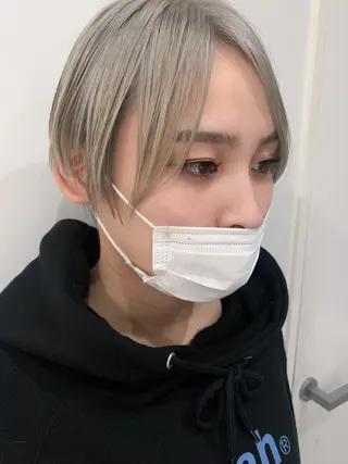 ショート nuu所属・💜ショート💜 ウルフ、ボブ二色亜美のヘアスタイル
