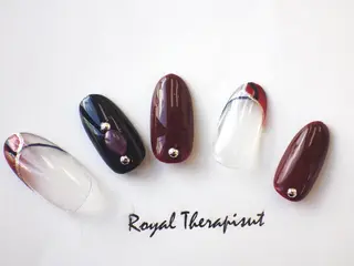 ロング ネイル 【尾下】 ロイヤル•セラピストのネイルデザイン