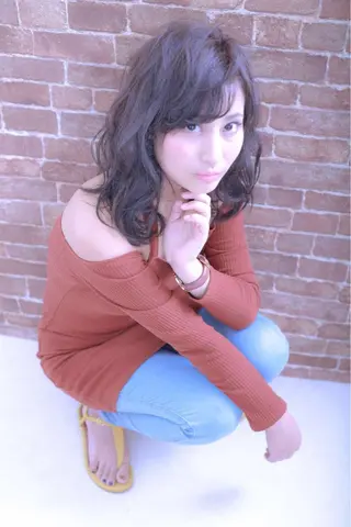 ミディアム 伊藤 裕貴のヘアスタイル