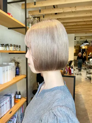 ミディアム EIGHT サイショ ミズキのヘアスタイル