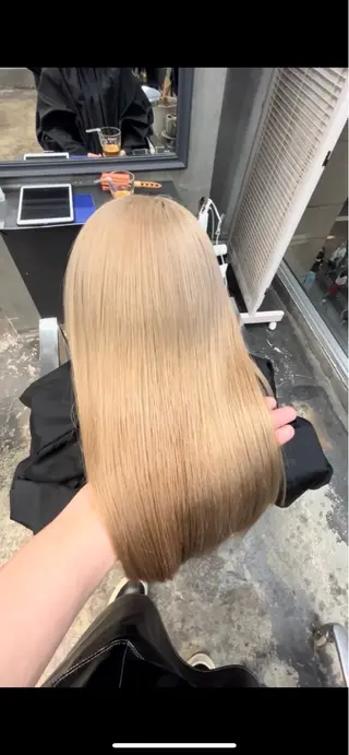 カラー ア ユ ミのヘアスタイル