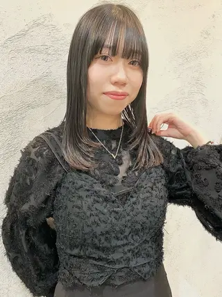 セミロング 吉川 このはのヘアスタイル