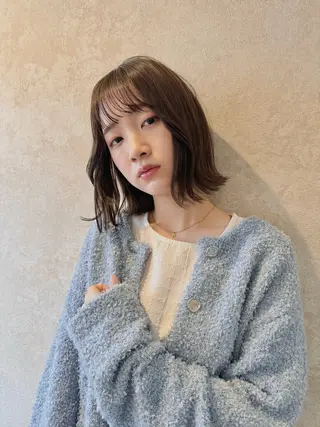 ミディアム カラー annuy MIHANAのヘアスタイル