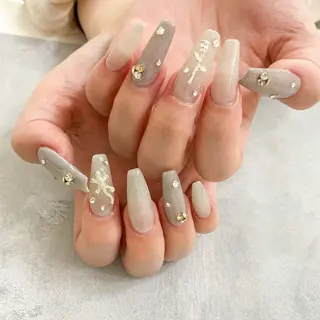 ネイル ゴテゴテ💙ワンホン リオナのネイルデザイン