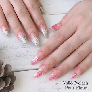 ネイル Petit Fleur所属・青柳 亜梨奈のマツエク・マツパデザイン