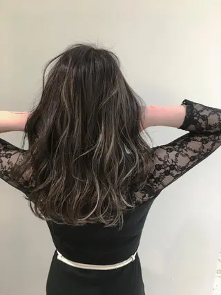 ミディアム due hair 京都駅前店 MILBON オージュア認定サロン【デューヘアー】所属・ハイトーンブリーチ 土坂 由志【京都】のヘアスタイル