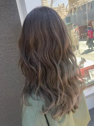ロング カラー Rina  のヘアスタイル