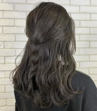セミロング カラー she2.shinjuku所属・takumi Hのヘアスタイル