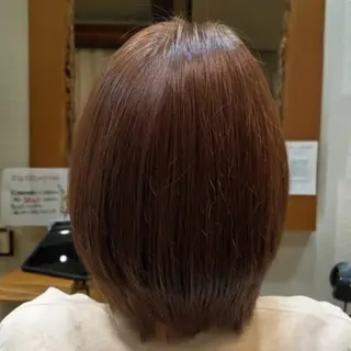 カラー komo. TAKAHIRO のヘアスタイル