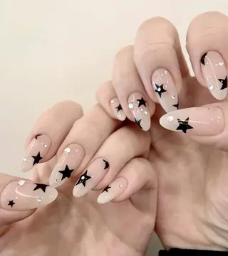 ネイル Queens PUPUのネイルデザイン