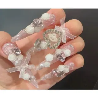 ネイル Nailsalon FUN🌈のネイルデザイン