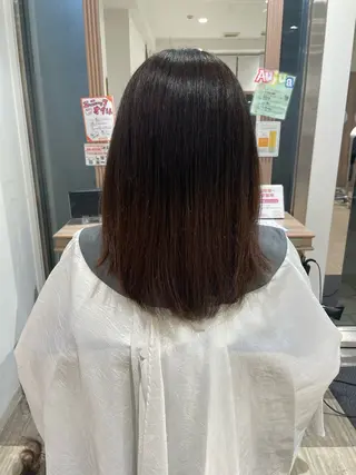 セミロング 新家 里穂のヘアスタイル