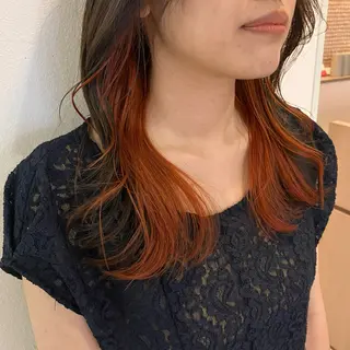 セミロング カラー レイヤー/ブリ ーチ/ 岡本美優のヘアスタイル