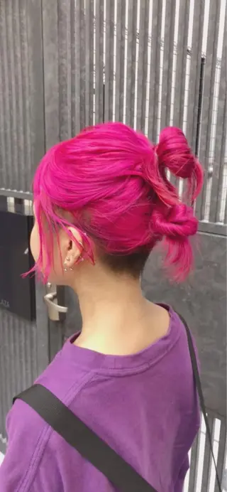 ミディアム カラー ヘアアレンジ ウルフカット／吉村 桃子のヘアスタイル