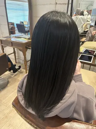 セミロング あずま みゆのヘアスタイル