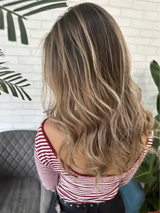 カラー ココルアナ所属・ゆう/大阪豊中/海外 カラー/艶カラーのヘアスタイル