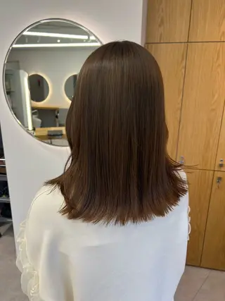 セミロング カラー 小森聖奈 韓国風レイヤーカットのヘアスタイル