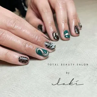 ネイル my&所属・my&_ maimiのネイルデザイン