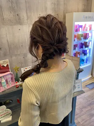 セミロング ヘアアレンジ 新谷 桃子のヘアスタイル