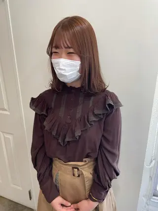 ミディアム カラー MIOベージュカラー 柔らかいカラーのヘアスタイル