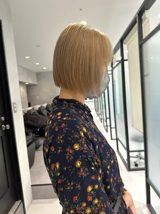 ショート カラー 鈴木/ミルクティー/ ブリーチ/ボブ/のヘアスタイル