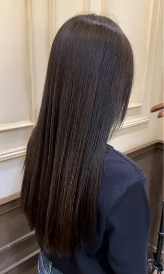 ロング 齊藤政太 顔周り カット 透明感カラーのヘアスタイル