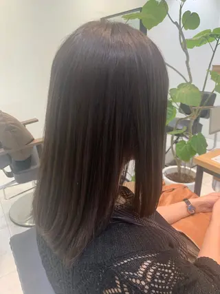 セミロング 近 紗理奈のヘアスタイル