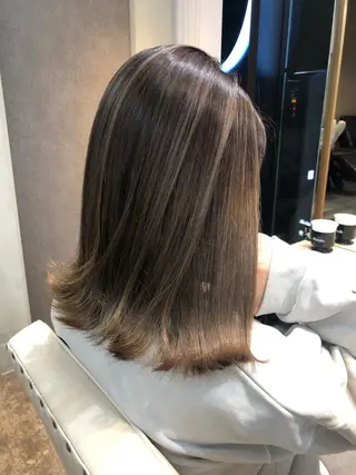 ミディアム 顔タイプ診断®︎ ミルクティーカラーのヘアスタイル
