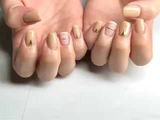 ミディアム ネイリスト シンのネイルデザイン