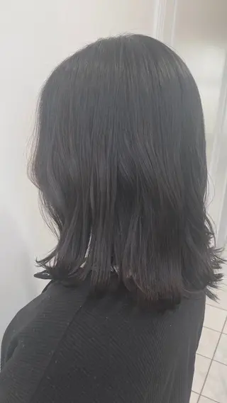 ミディアム カラー アフェクション大曽根所属・横田 冴のヘアスタイル