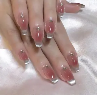ネイル Lee Nailsのネイルデザイン