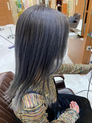 セミロング 日置美容室所属・石井 佑飛のヘアスタイル