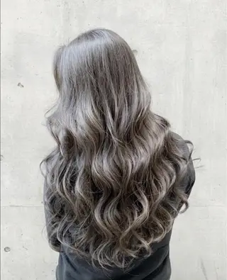 ロング クスカワ ノリエのヘアスタイル