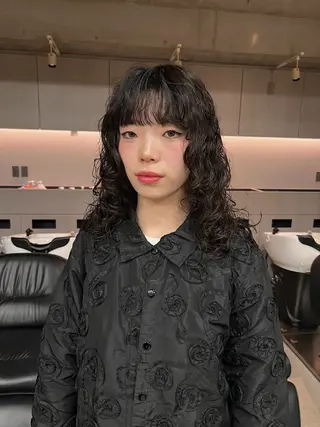 セミロング パーマ レイヤーカット/ パーマ‪/表参道のヘアスタイル