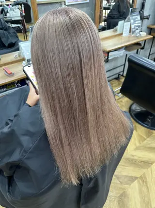 ロング カラー 徳永 綾華のヘアスタイル