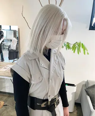 ミディアム カラー ✨艶ブリーチカラー ✨四ノ宮裕己のヘアスタイル