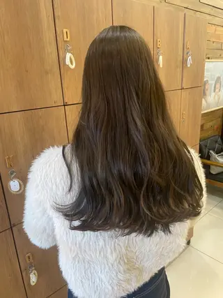 ロング カラー 透明感color吉田 沙羅のヘアスタイル