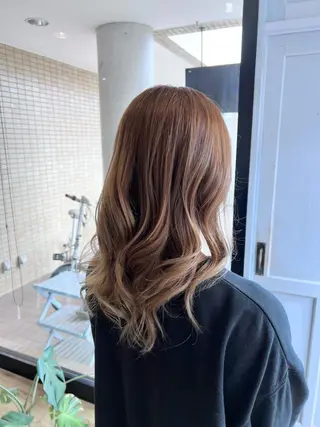 ロング カラー ツキダテ ユイのヘアスタイル