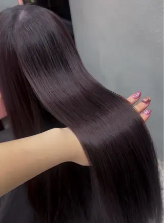 ロング カラー 𝑴𝑶𝑲𝑨渋谷 トレンド韓国ヘア🩷のヘアスタイル