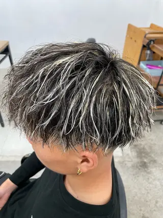 カラー パーマ メンズ sunc所属・ハイトーン/ブリーチ /ダブルカラーのヘアスタイル