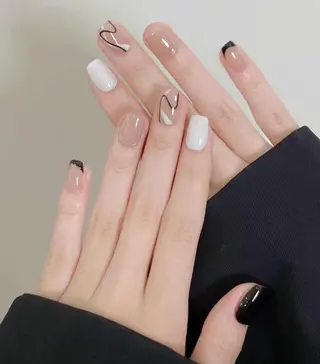 ネイル VIVIAN エイのネイルデザイン