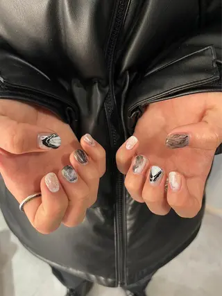 ネイル 🪐富島彩夏 /海外nail🪐のネイルデザイン