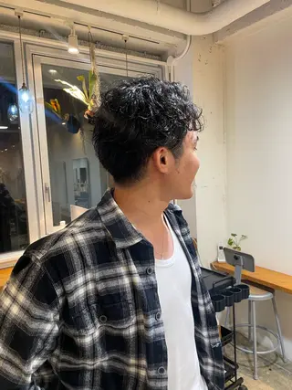 パーマ メンズ RIN／韓国ヘア レイヤーカットのヘアスタイル