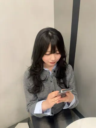 ロング 透明感カラー/レイ ヤーカット/KaHoのヘアスタイル