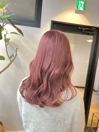 セミロング カラー ハイトーンカラ ー/小川のヘアスタイル