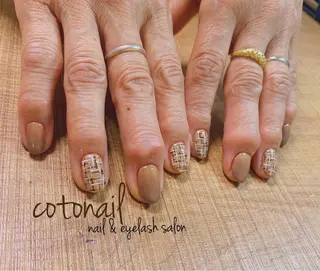 ミディアム ネイル ツメトマツゲ .のネイルデザイン