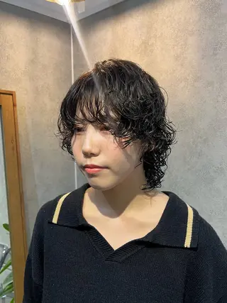 ショート パーマ ボブ/プツッとボブ/ 暖色カラー/モエのヘアスタイル