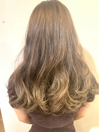 ロング 加藤 実穂のヘアスタイル