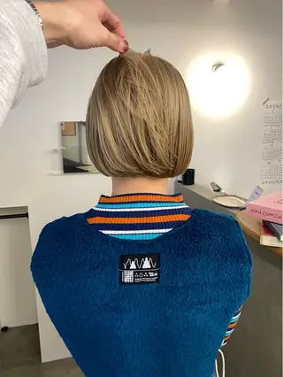 ショート カラー tonari 梅田、中崎町のヘアスタイル